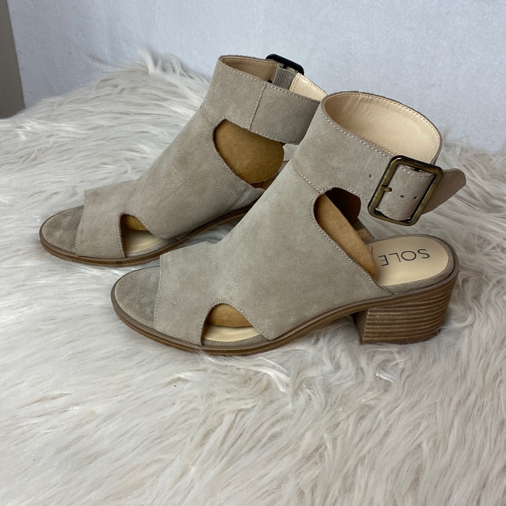 Sole/ society platform heels